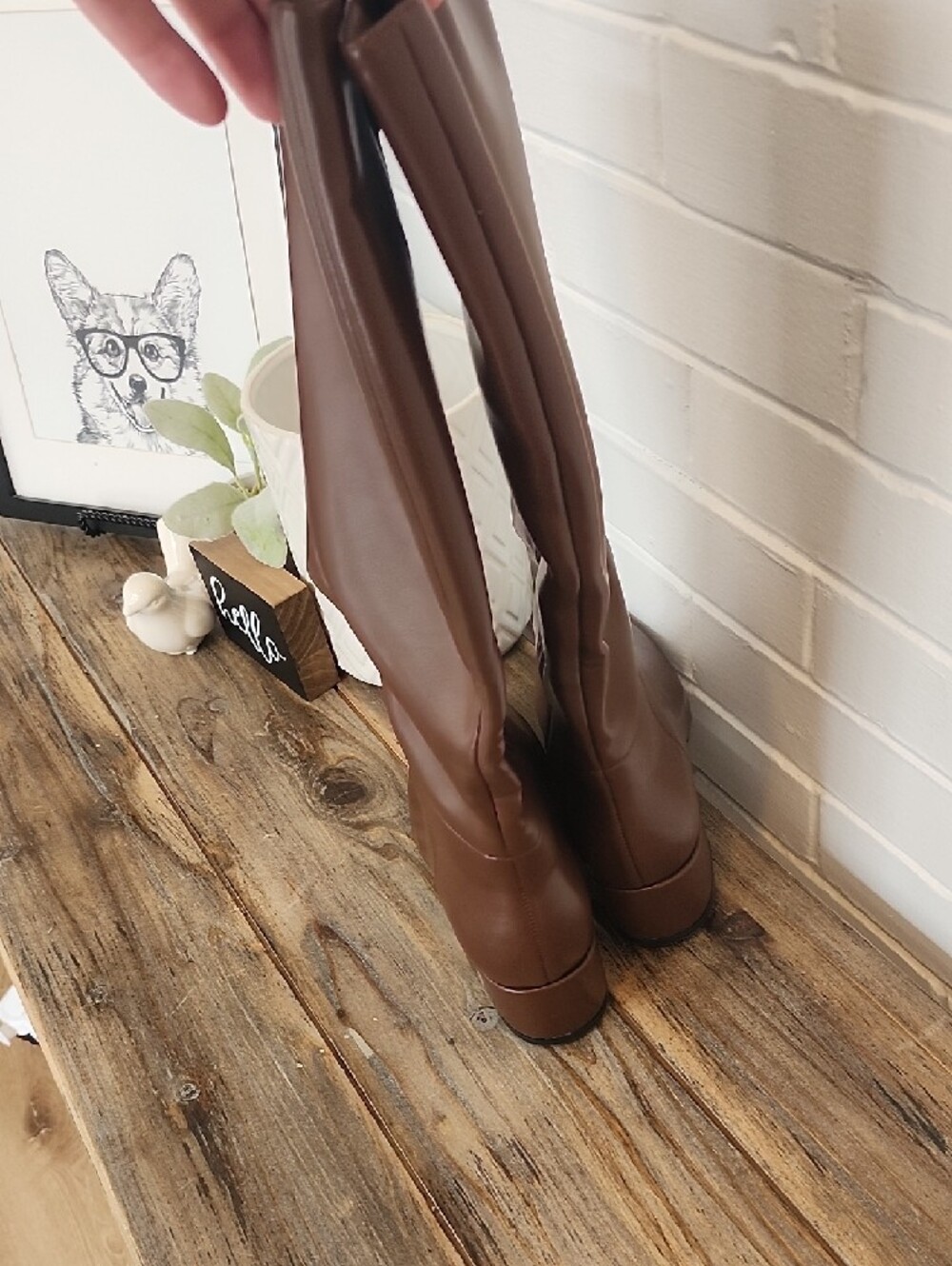 Brown Boots - Women's 6 - Picture 5 of 8